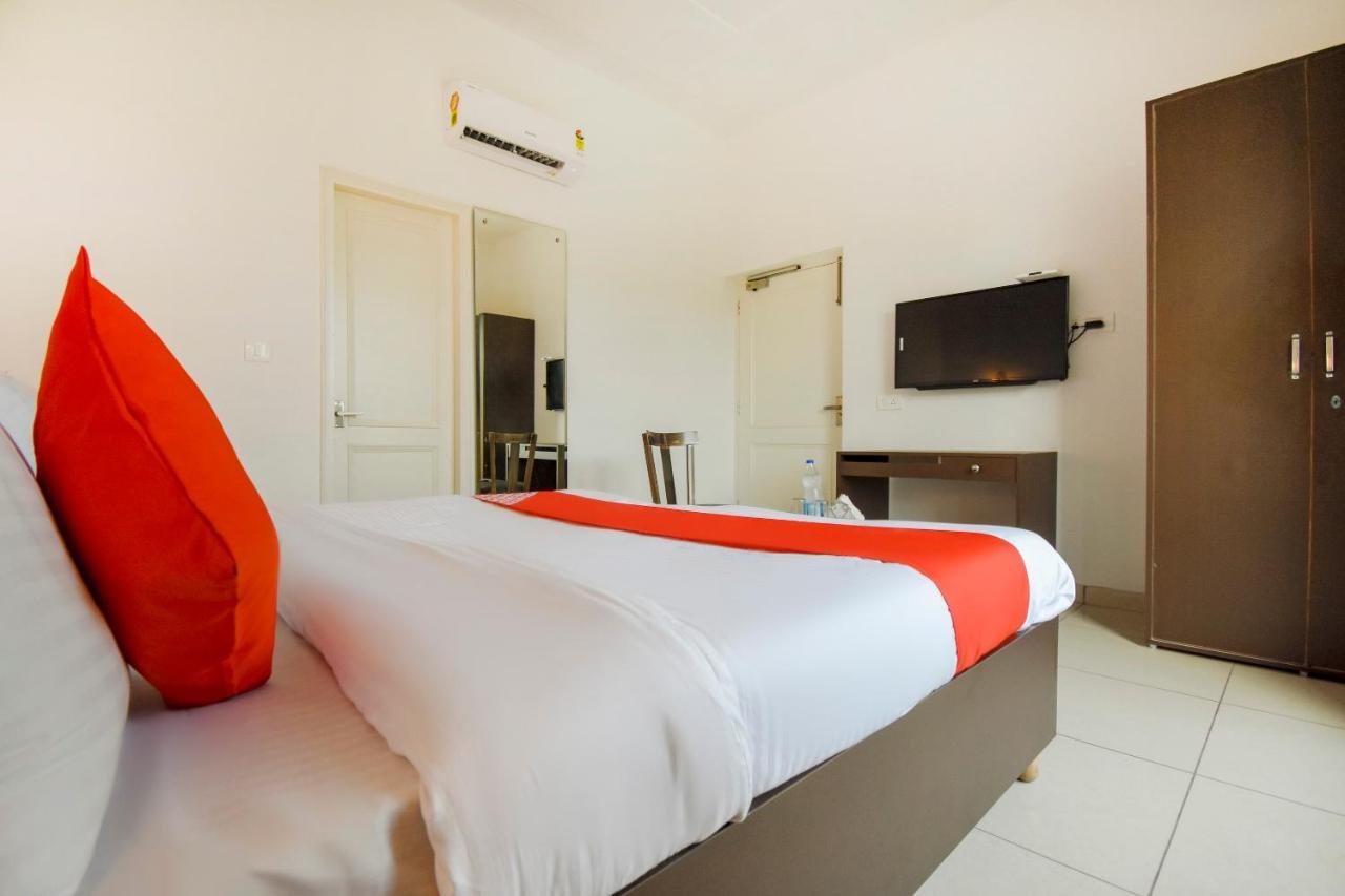 Hotel Oyo 75460 Sky High Residency à Ludhiana Extérieur photo