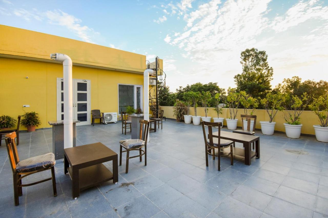 Hotel Oyo 75460 Sky High Residency à Ludhiana Extérieur photo