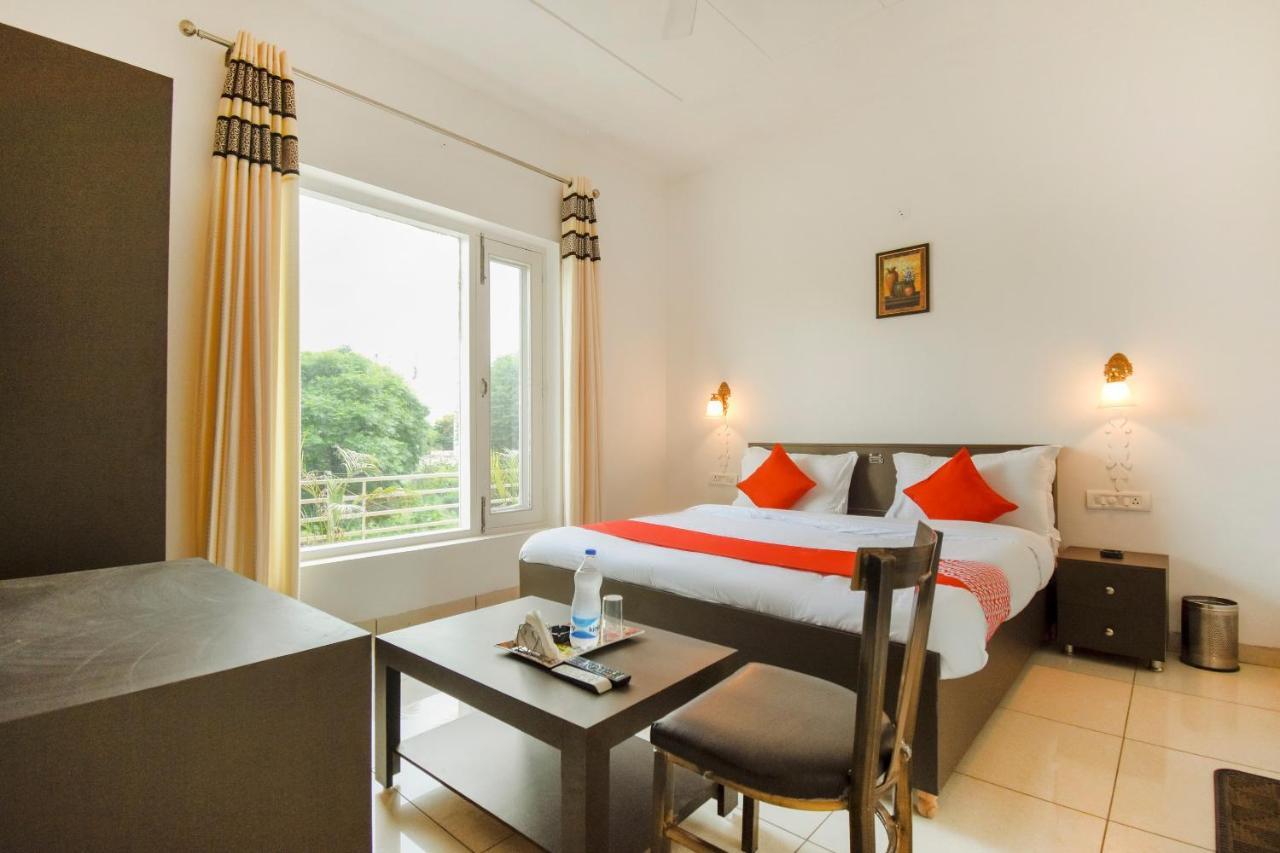 Hotel Oyo 75460 Sky High Residency à Ludhiana Extérieur photo
